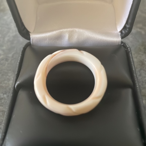 Carved Shell Ring - Picture 2 of 5